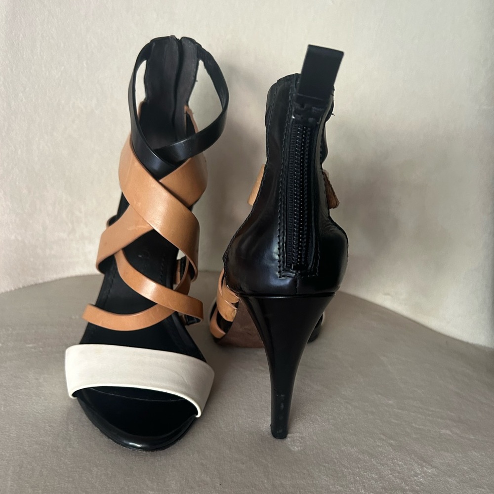 Vera Wang leather strappy heels